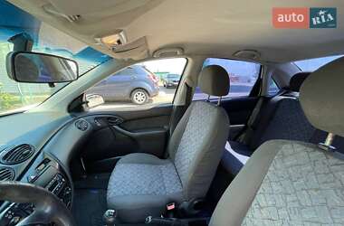 Седан Ford Focus 2001 в 