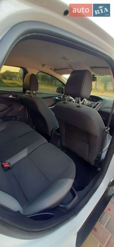 Хэтчбек Ford Focus 2012 в Новой Водолаге