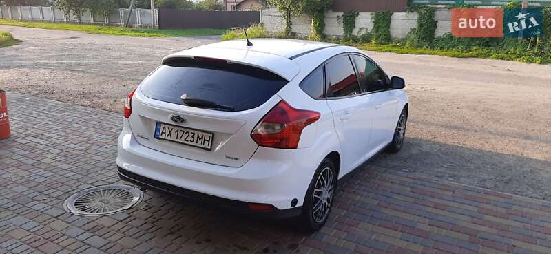 Хэтчбек Ford Focus 2012 в Новой Водолаге