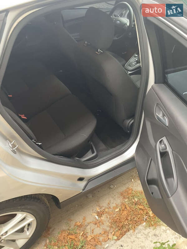 Хэтчбек Ford Focus 2015 в Полтаве фото 9 Хэтчбек Ford Focus 2015 в Полтаве