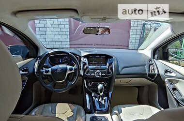 Хэтчбек Ford Focus 2013 в 