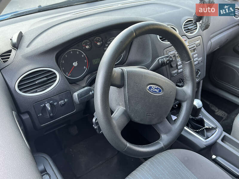 Хетчбек Ford Focus 2006 в Дніпрі фото 3 Хетчбек Ford Focus 2006 в Дніпрі
