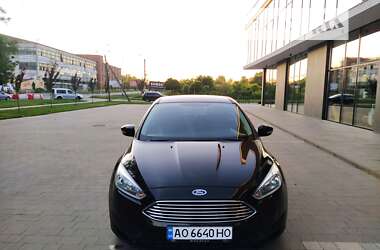 Хэтчбек Ford Focus 2015 в Ужгороде