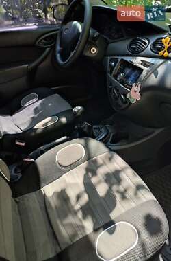 Седан Ford Focus 2003 в 