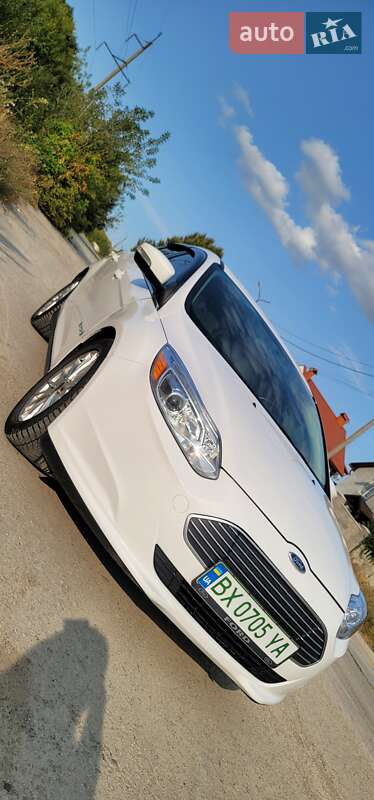 Хэтчбек Ford Focus 2015 в Каменец-Подольском