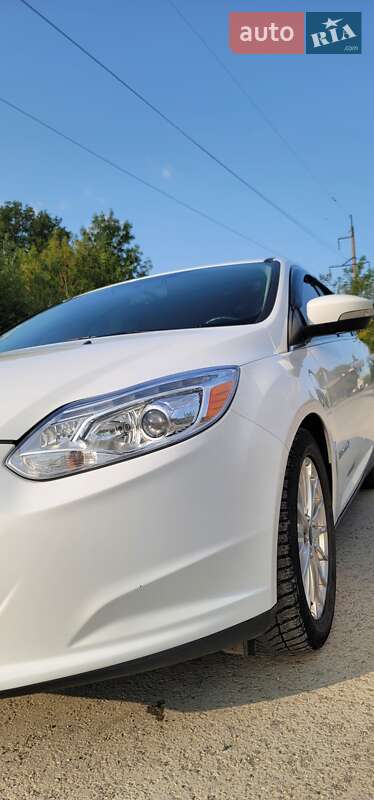 Хэтчбек Ford Focus 2015 в Каменец-Подольском