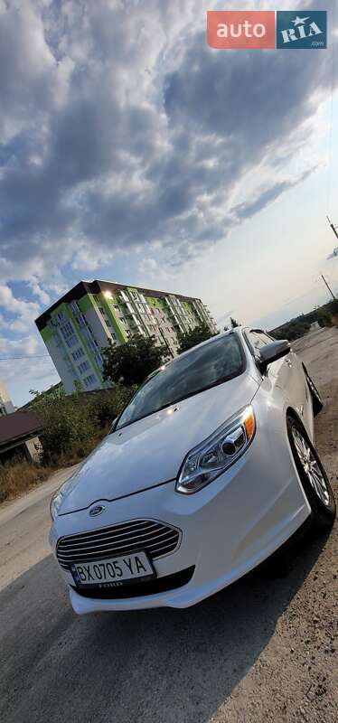 Хэтчбек Ford Focus 2015 в Каменец-Подольском