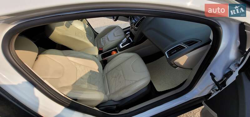 Хэтчбек Ford Focus 2015 в Каменец-Подольском