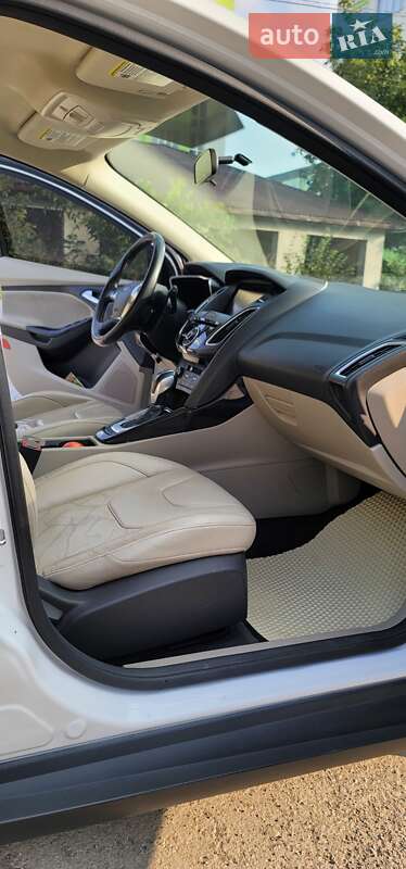 Хэтчбек Ford Focus 2015 в Каменец-Подольском