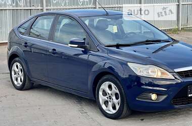 Хэтчбек Ford Focus 2011 в 