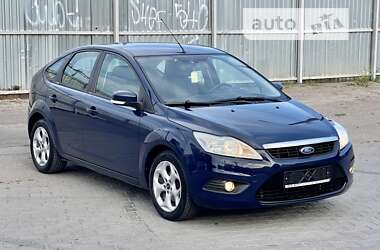 Хэтчбек Ford Focus 2011 в 