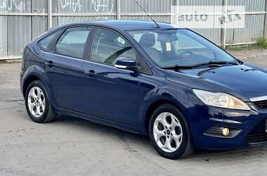 Хэтчбек Ford Focus 2011 в 