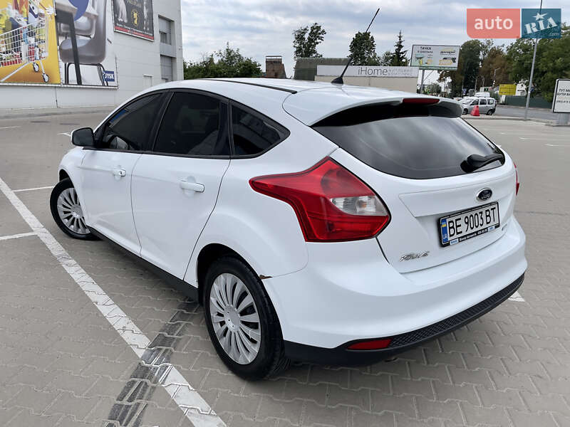 Хэтчбек Ford Focus 2014 в Вишневом