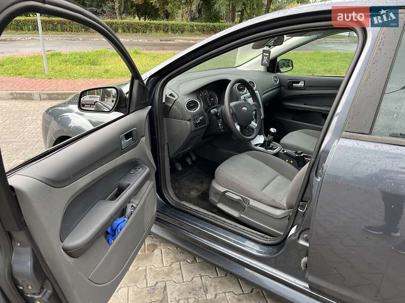 Хэтчбек Ford Focus 2006 в Луцке