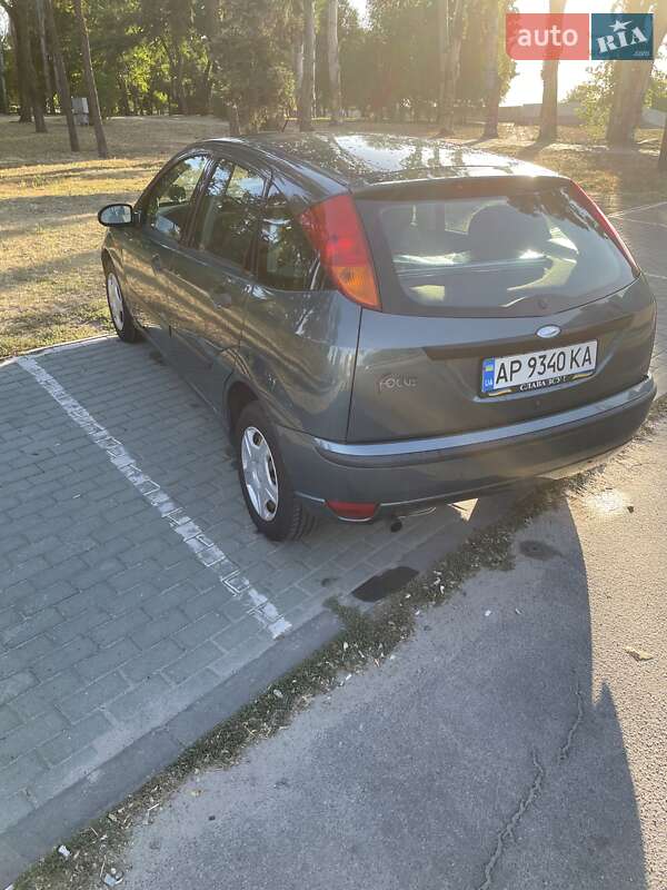 Хэтчбек Ford Focus 2003 в Запорожье