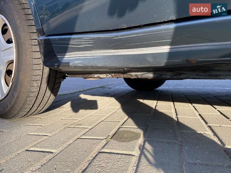 Хэтчбек Ford Focus 2003 в Запорожье