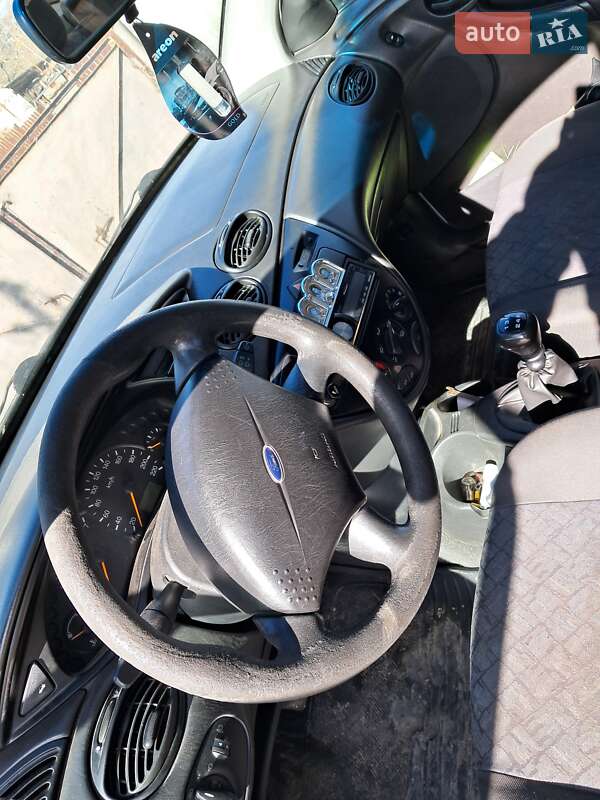 Универсал Ford Focus 2000 в Умани
