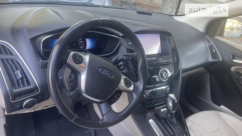 Хэтчбек Ford Focus 2013 в Киеве фото 4 Хэтчбек Ford Focus 2013 в Киеве