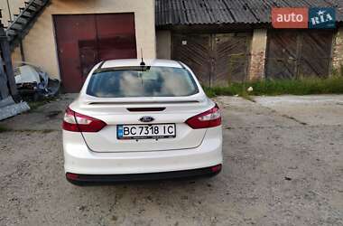 Седан Ford Focus 2015 в 