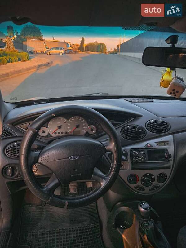 Хэтчбек Ford Focus 1999 в Рожище