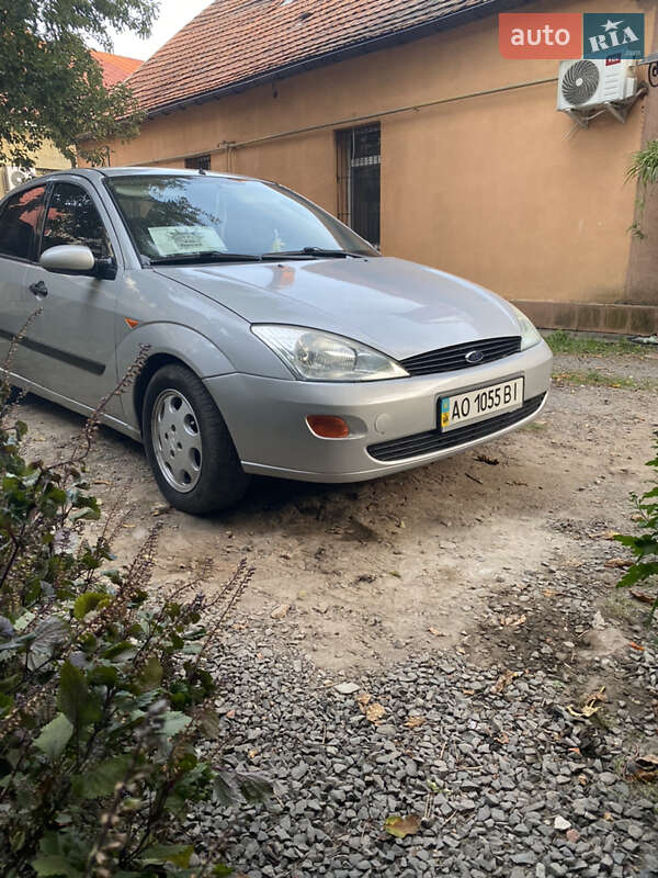 Седан Ford Focus 2000 в Мукачево