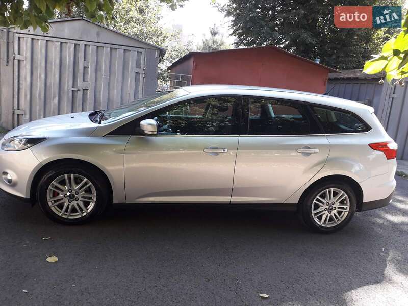 Универсал Ford Focus 2012 в Луцке фото 2 Универсал Ford Focus 2012 в Луцке