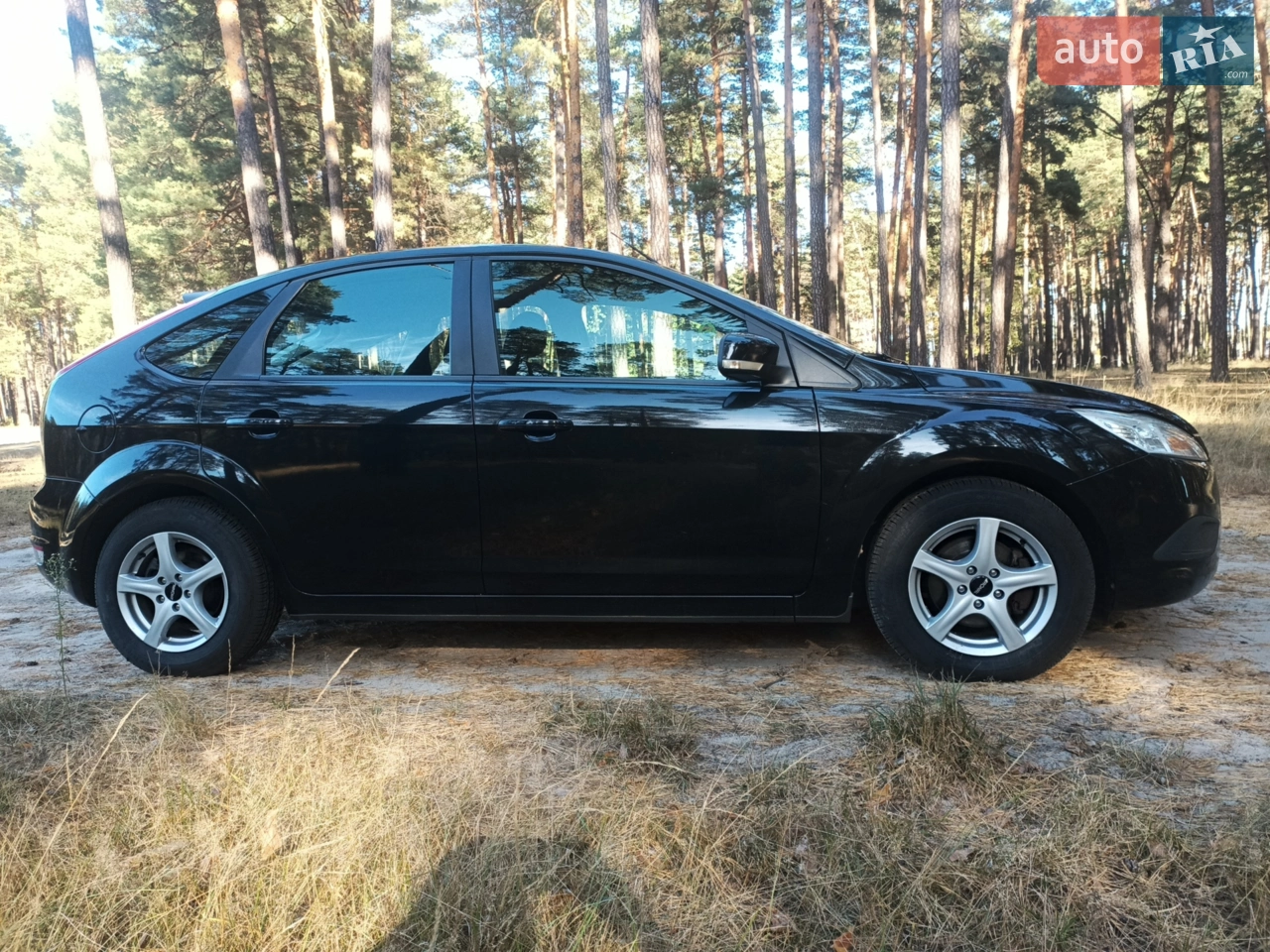 2010 Ford Focus - мініатюра 11