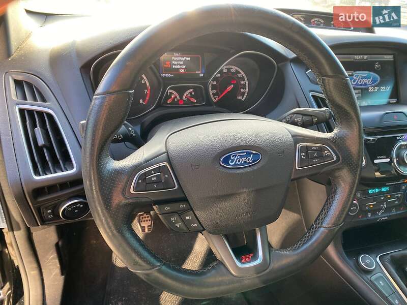 Хэтчбек Ford Focus 2015 в Львове