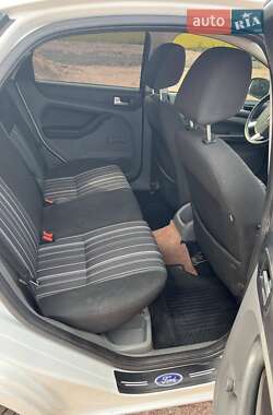 Хэтчбек Ford Focus 2009 в 