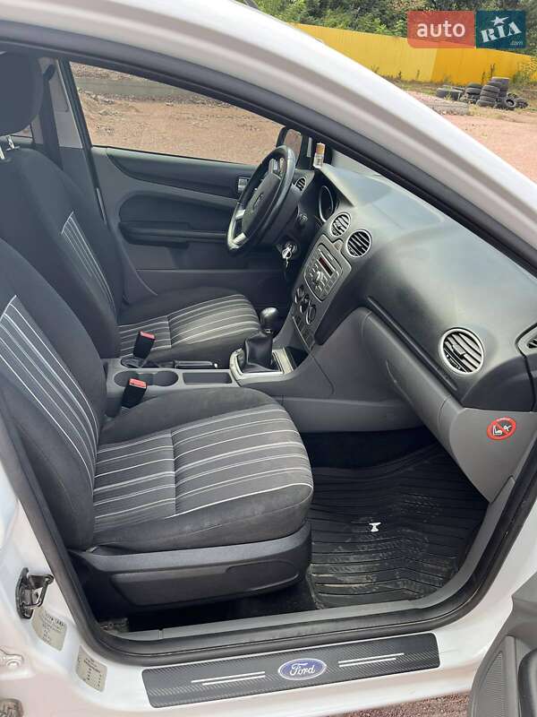 Хэтчбек Ford Focus 2009 в Овруче