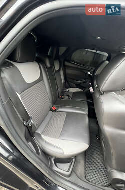 Хэтчбек Ford Focus 2012 в 