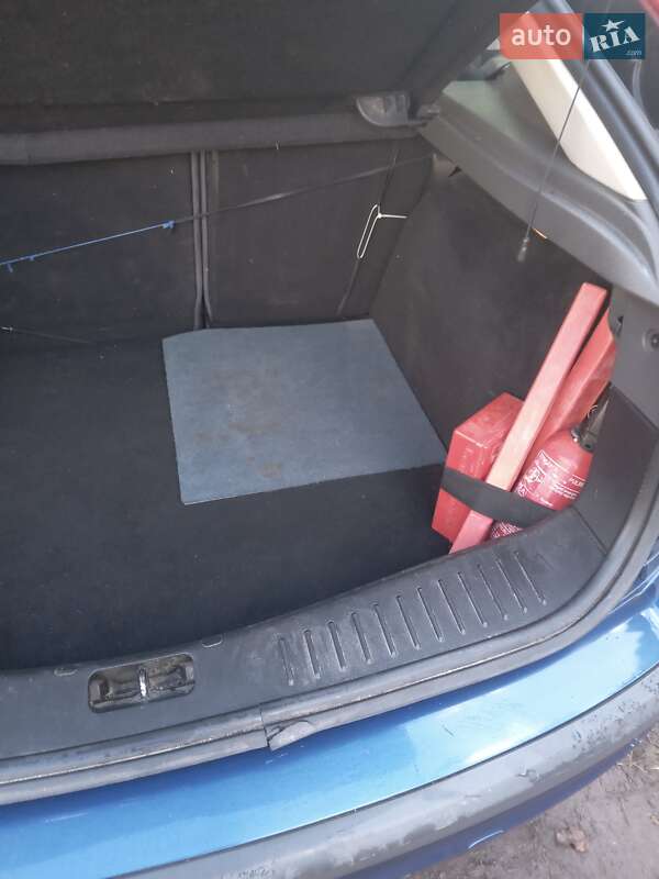 Хэтчбек Ford Focus 2006 в Тячеве фото 17 Хэтчбек Ford Focus 2006 в Тячеве