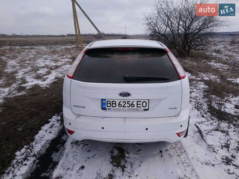 Хэтчбек Ford Focus 2011 в Ужгороде