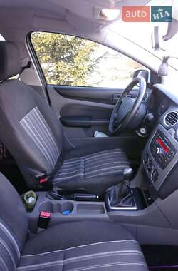 Хэтчбек Ford Focus 2011 в Ужгороде