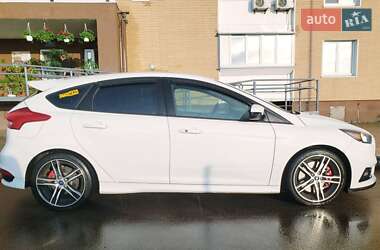 Хэтчбек Ford Focus 2017 в Киеве