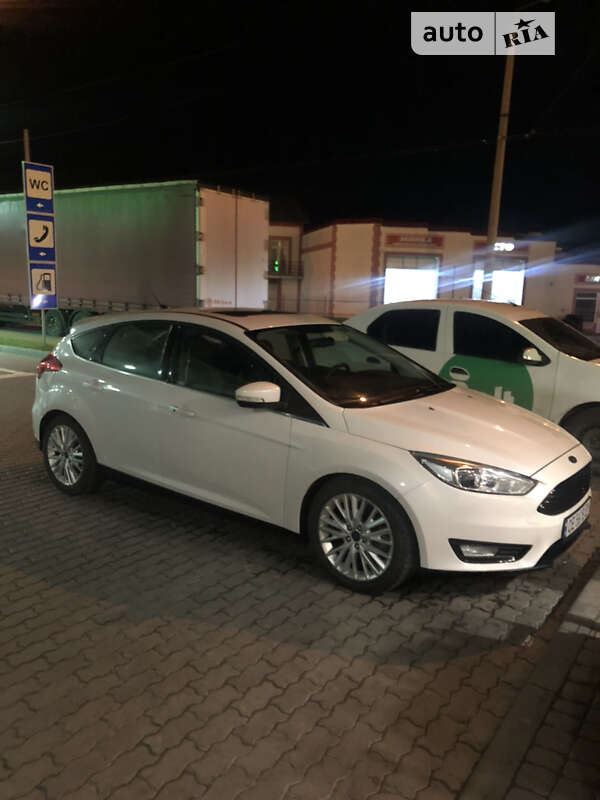 Хэтчбек Ford Focus 2017 в 
