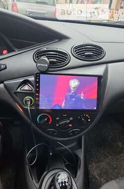 Хэтчбек Ford Focus 2002 в Черновцах