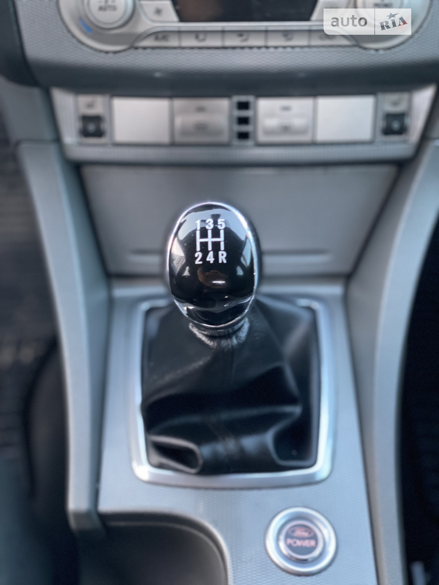 2010 Ford Focus - мініатюра 16