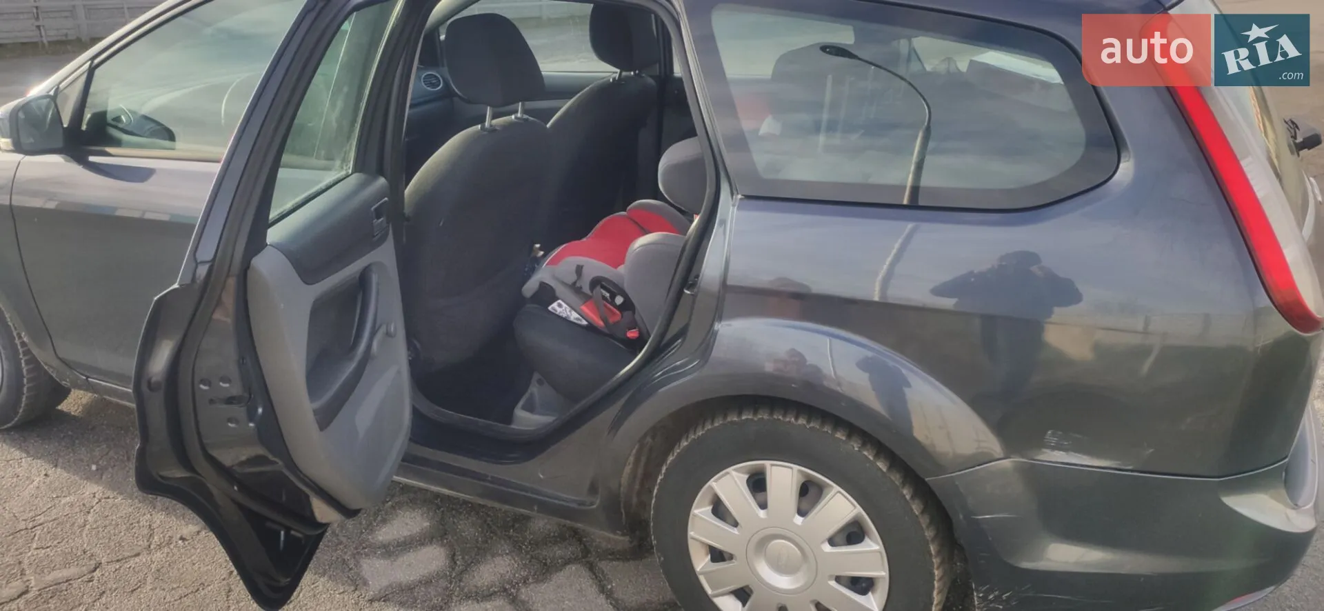 2010 Ford Focus - мініатюра 8