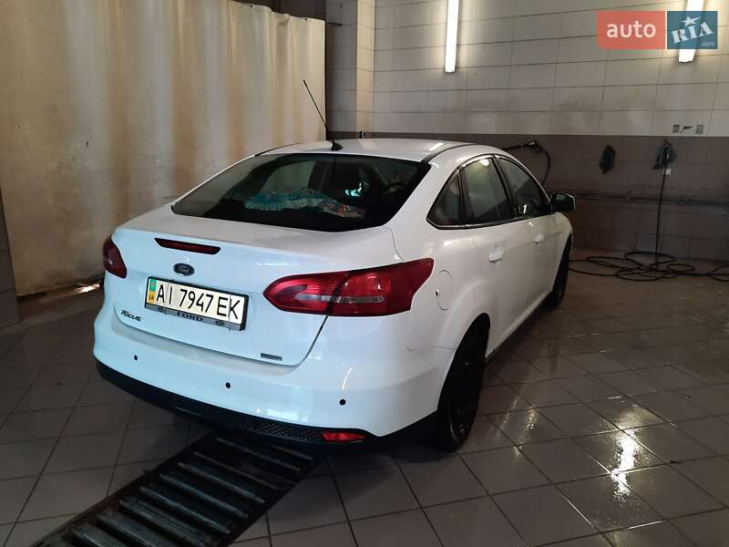 Седан Ford Focus 2015 в Киеве фото 9 Седан Ford Focus 2015 в Киеве