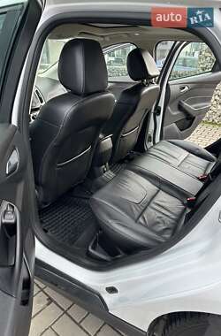Хэтчбек Ford Focus 2014 в 