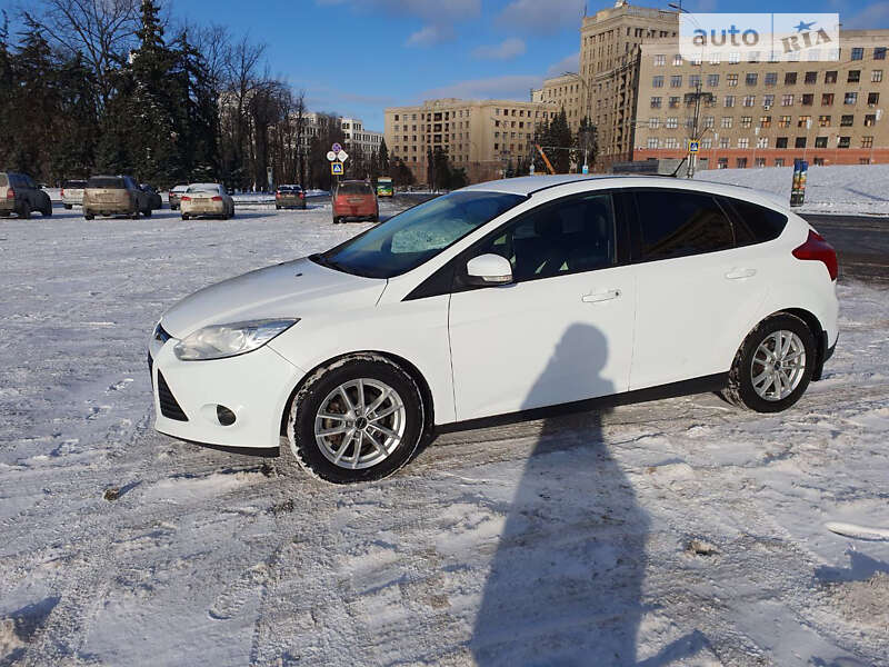 230 объявлений о продаже Ford Focus красного цвета