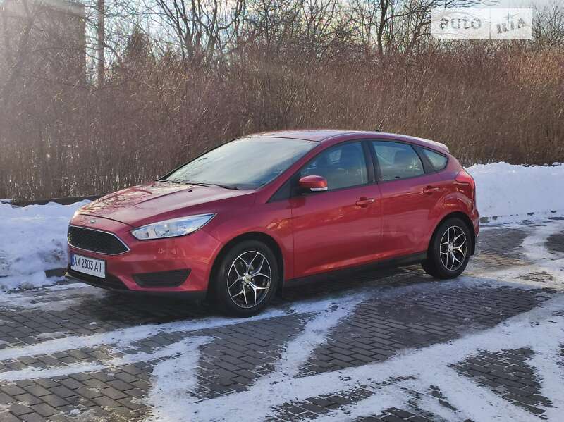 Хэтчбек Ford Focus 2015 в 