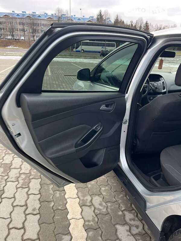 Хэтчбек Ford Focus 2011 в Львове фото 16 Хэтчбек Ford Focus 2011 в Львове