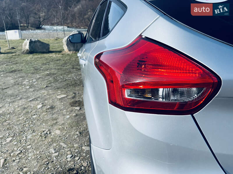 Хэтчбек Ford Focus 2016 в Долине