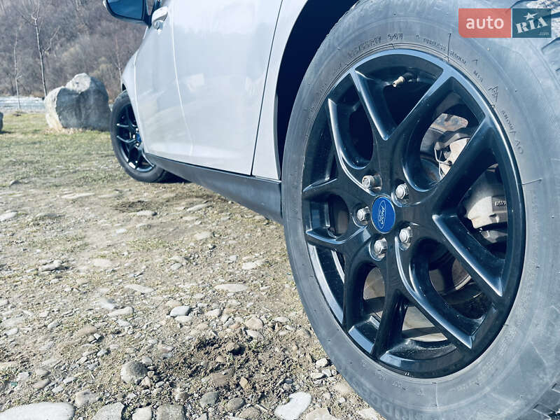 Хэтчбек Ford Focus 2016 в Долине
