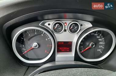 Хетчбек Ford Focus 2010 в 