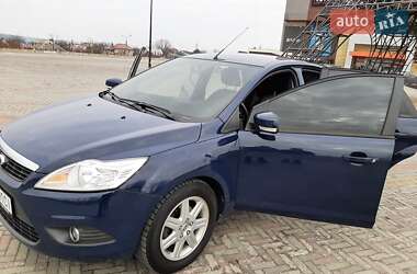 Хетчбек Ford Focus 2010 в 