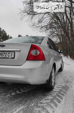 Седан Ford Focus 2011 в Глухове