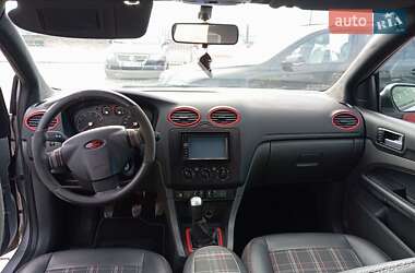 Хэтчбек Ford Focus 2004 в Хусте